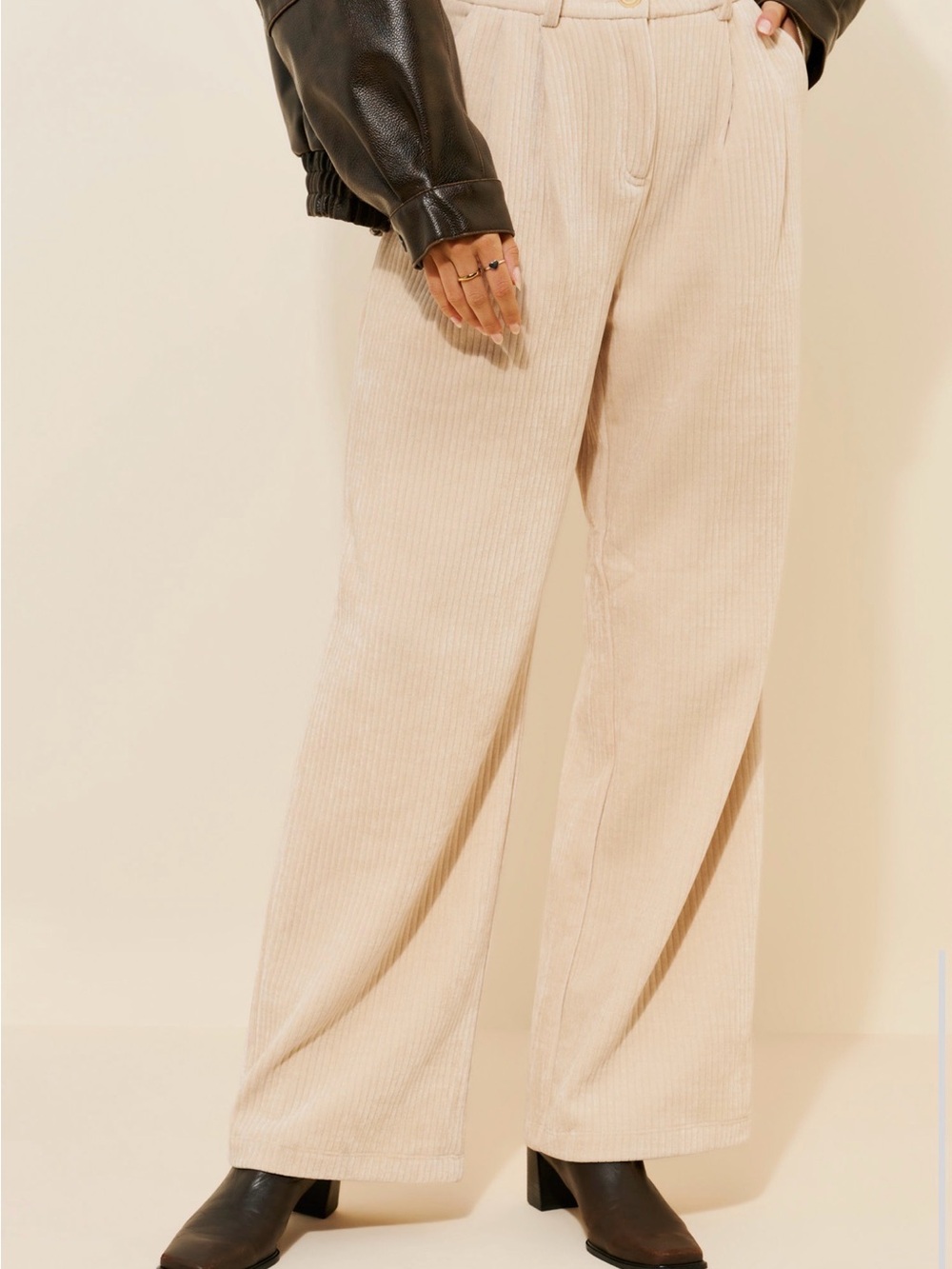 Rumored Simon Wide-Leg Corduroy Pants in Beige
